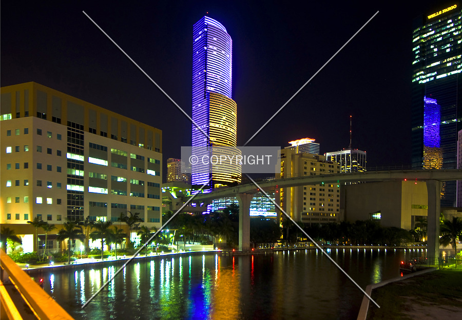 Miami Tower by Jorge Molina