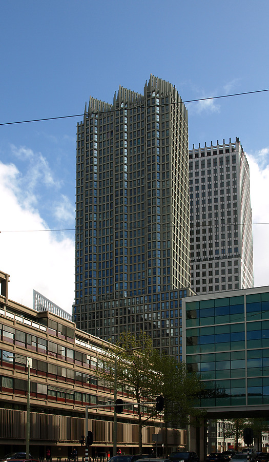 De Kroon by Marshall Gerometta