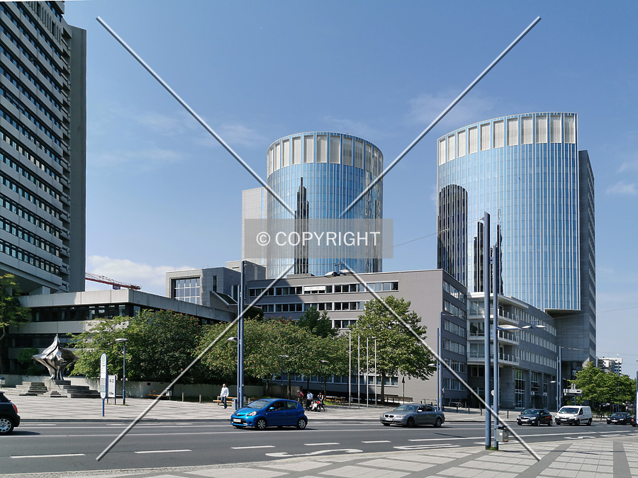 Haus der Wirtschaft - Turm 2 by Nephilim