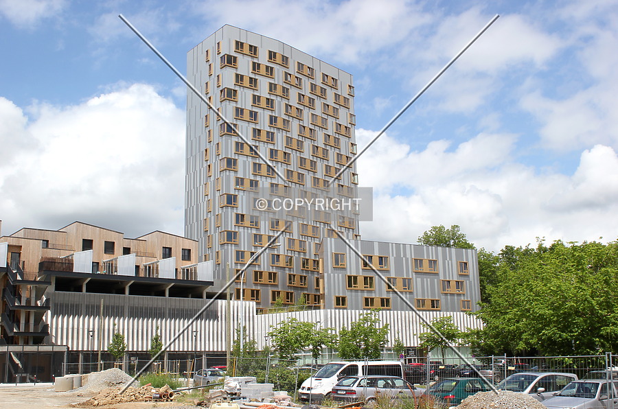 Tour Michel Denis by Florian Barbier