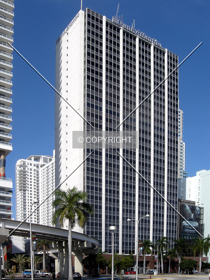 New World Tower by Jorge Molina