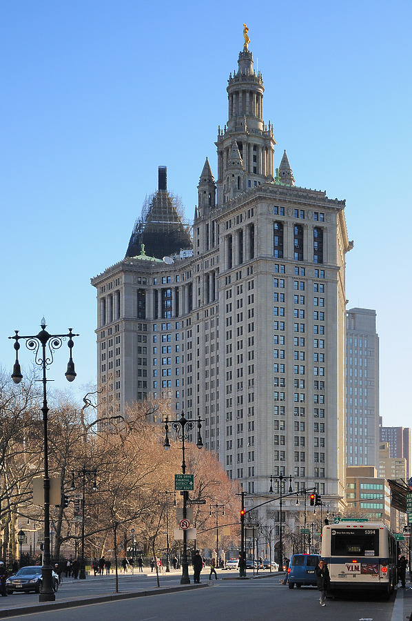 Manhattan Municipal Building by David Guija
