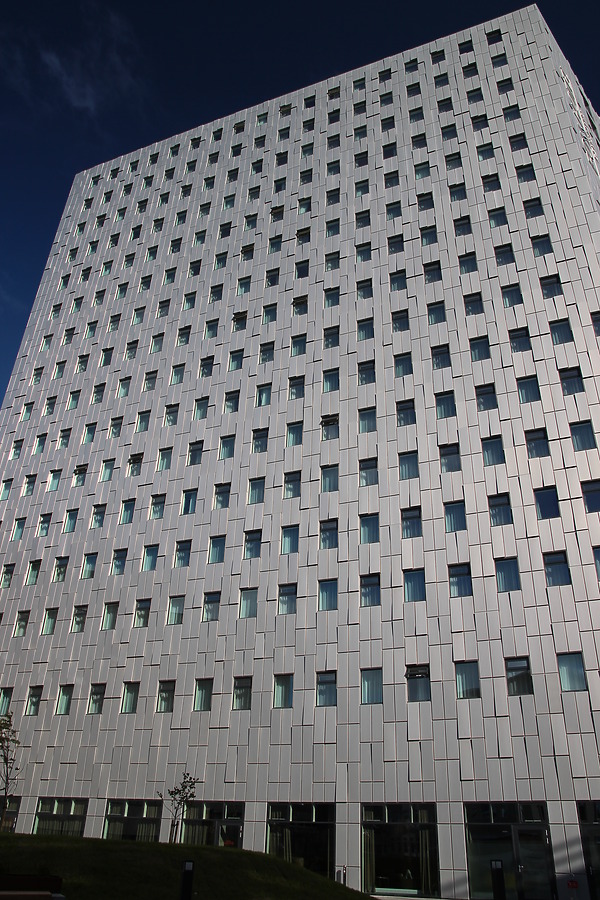 Fosshotel Reykjavík by Kjetil Balog