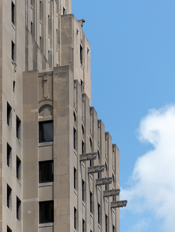 PNC Bank Building by Nate Lindsey