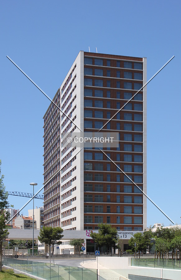 Panormic Apartamentos, Torre II by Emmanuel D.
