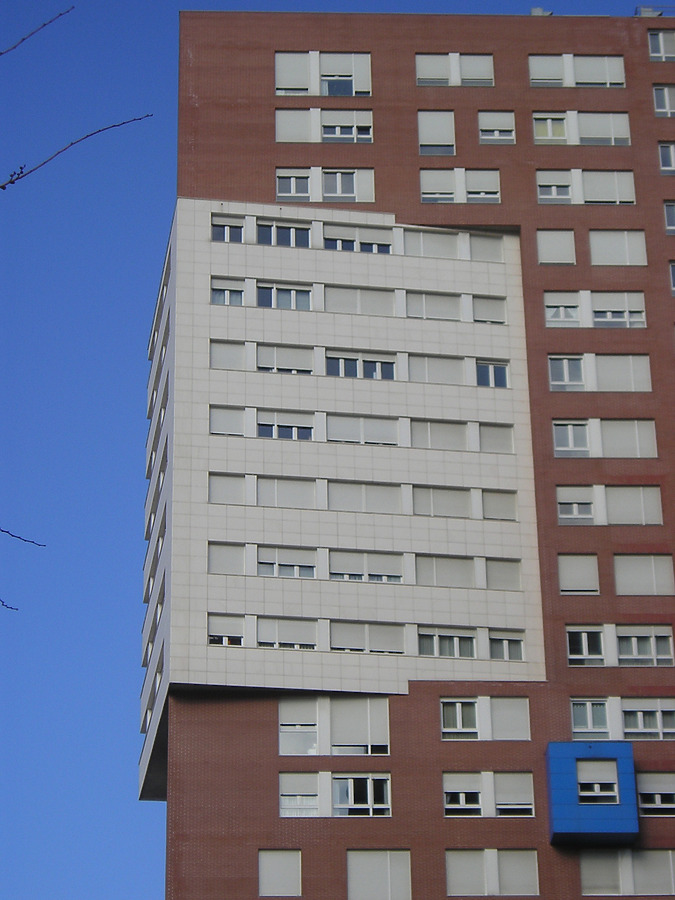 Torre VI by Mikel Allende