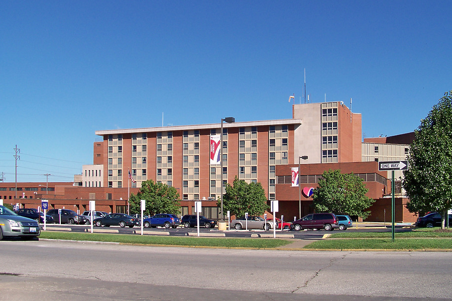 Gateway Regional Medical Center Binnery Wing by Ryan Hildebrand