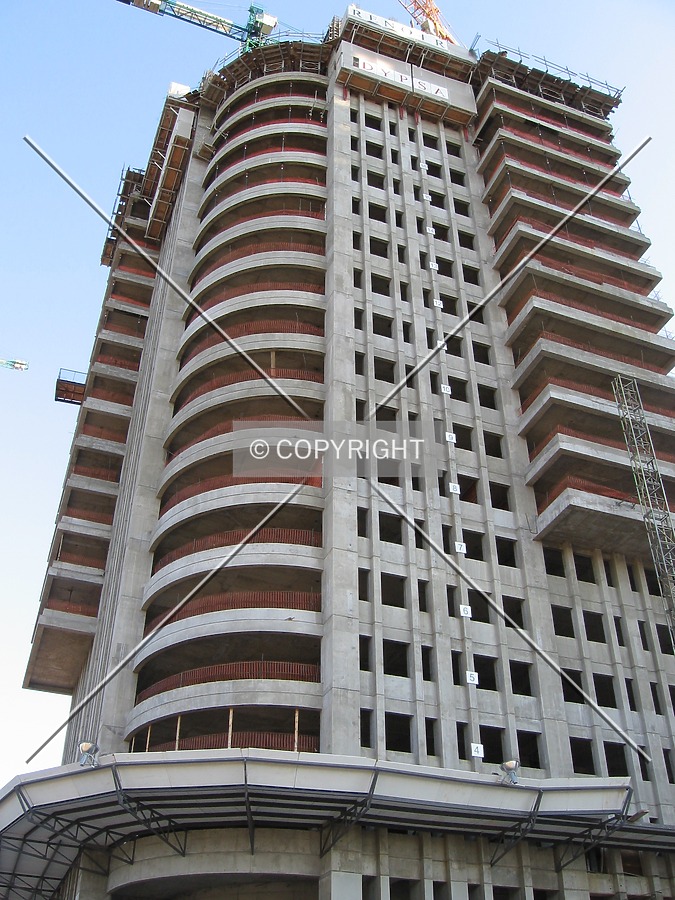 Torre Renoir 1 by Maximiliano Buono