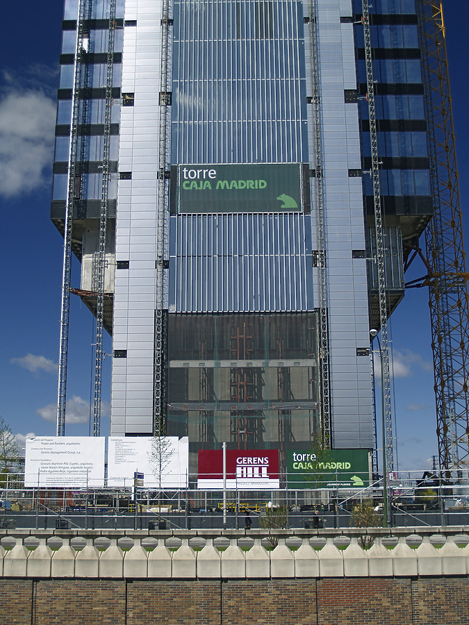 Torre Caja Madrid by Cesar Serrano