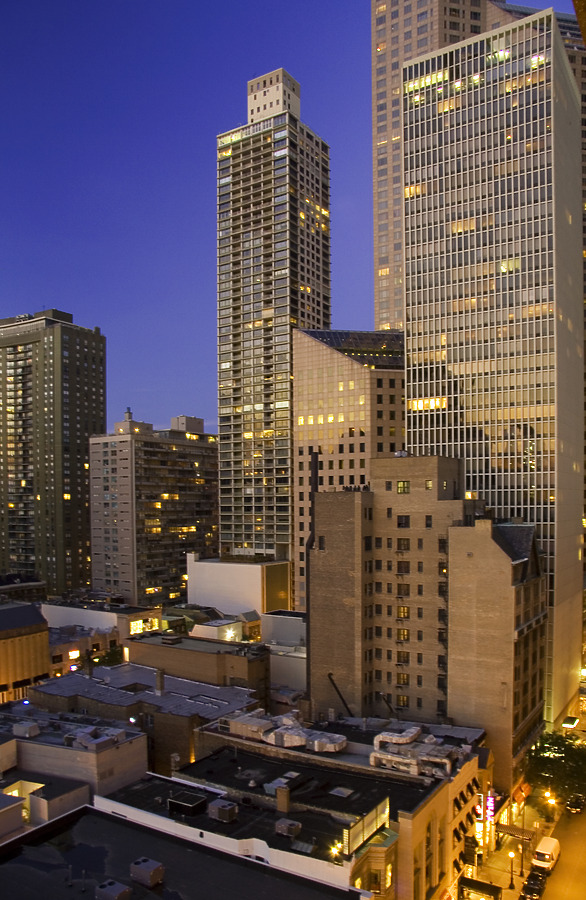 1000 Lake Shore Plaza by Pavel Toczynski