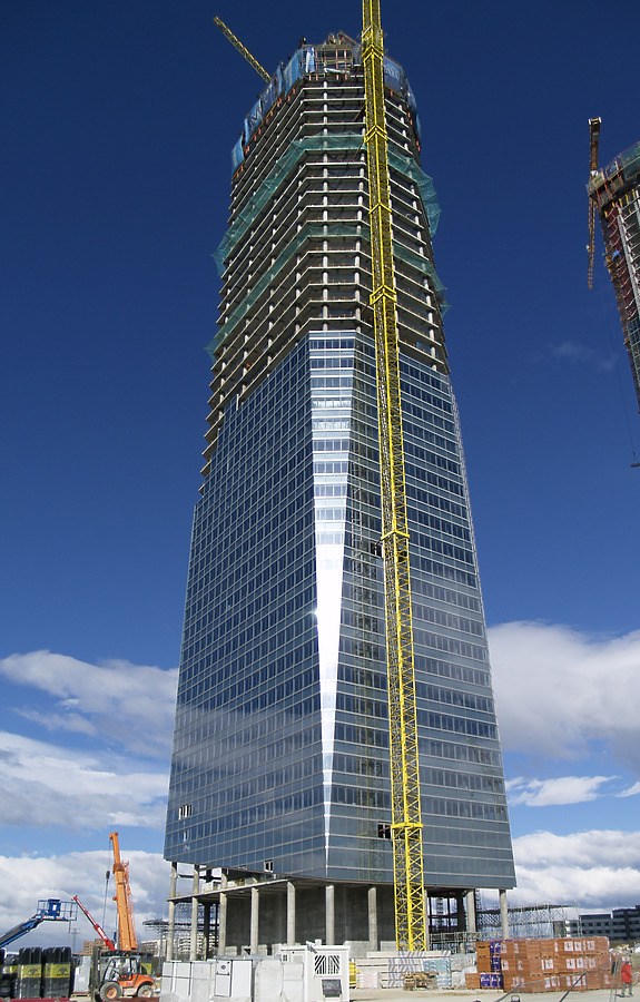 Torre de Cristal by Cesar Serrano