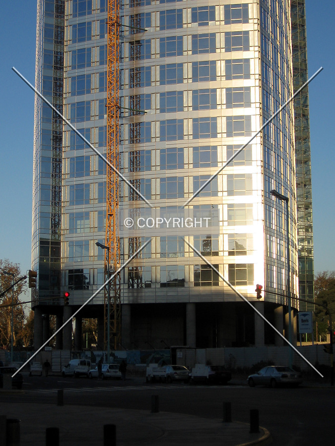 Torre Repsol YPF by Maximiliano Buono