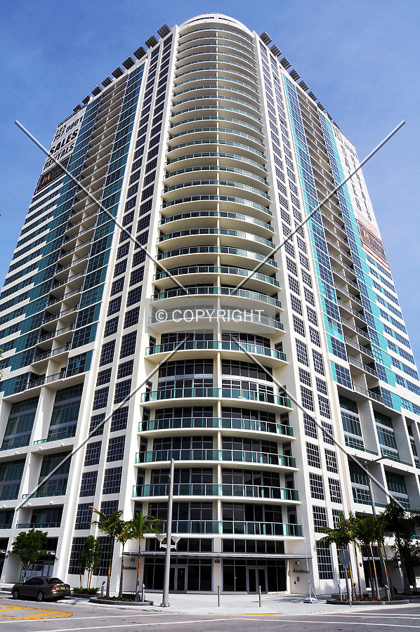 4 Midtown by Jorge Molina