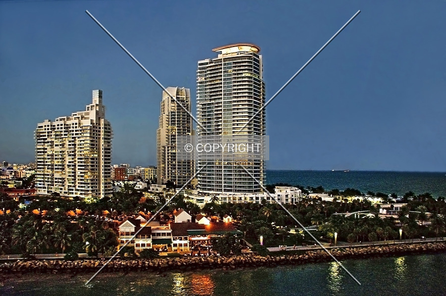Continuum on South Beach, South Tower by Jorge Molina