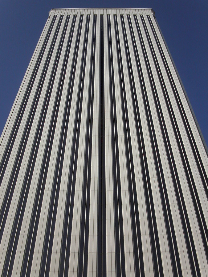 Torre Picasso by Cesar Serrano