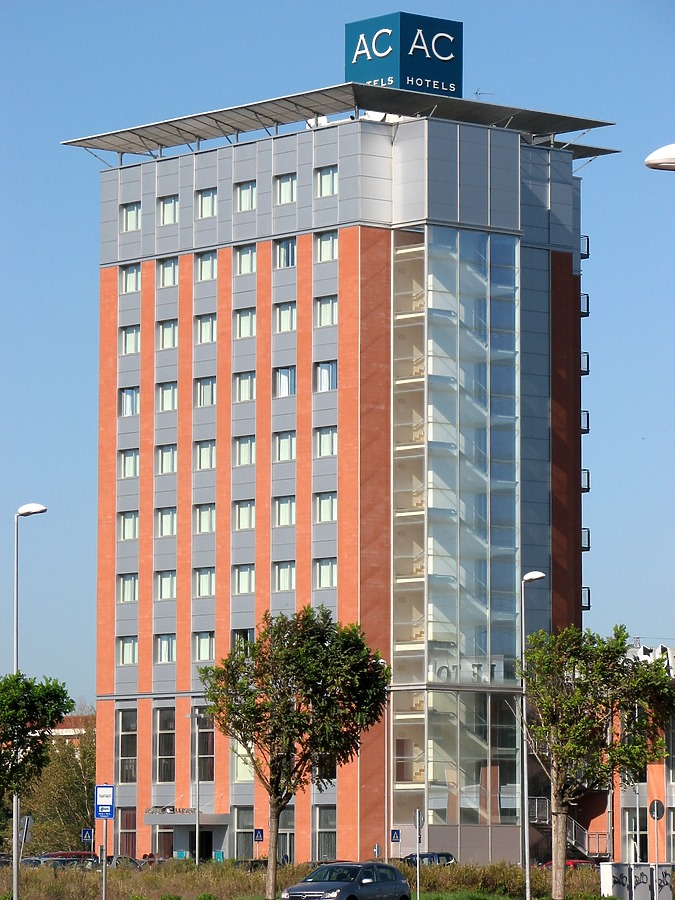 Max Hotels & Resorts by Edoardo Marchetti