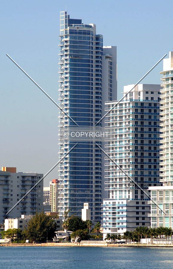 Paramount Bay at Edgewater Square by Jorge Molina