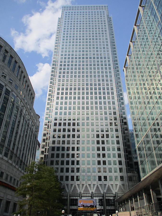 One Canada Square by Kjetil Balog