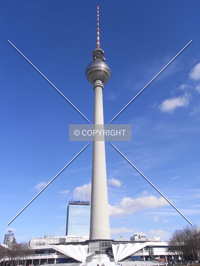 Berliner Fernsehturm by Jörg Berkemeyer