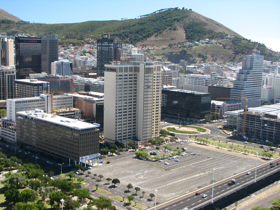 Naspers Centre by Kjetil Balog