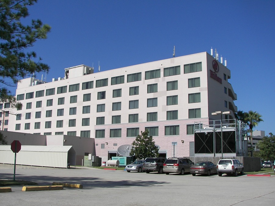 Hilton New Orleans Airport by Rodney Gunn
