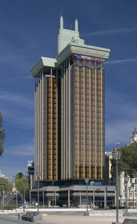 Torre Colón by Cesar Serrano