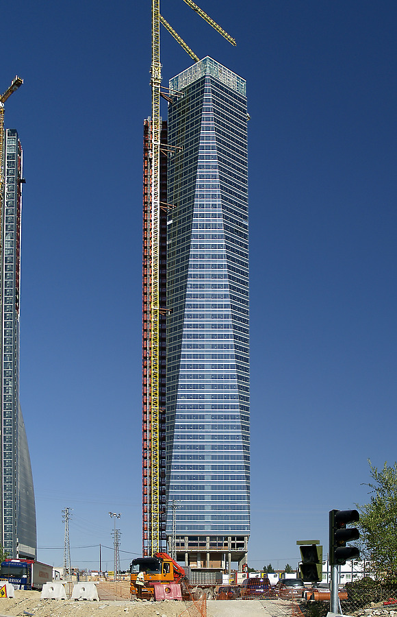 Torre de Cristal by Cesar Serrano