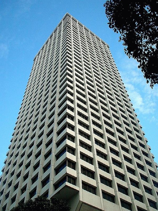 UIC Building by Edmund Teo
