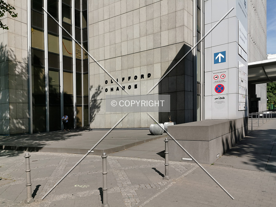 Frankfurter Büro Center by Nephilim