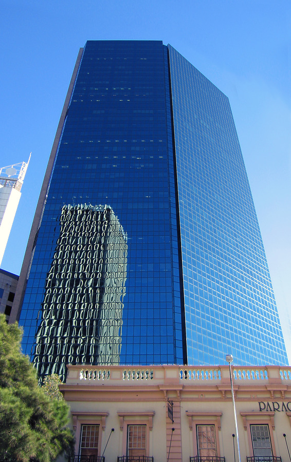 Gateway Plaza by Wilson Ling