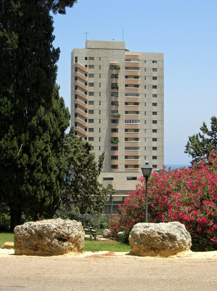 Corniche Garden