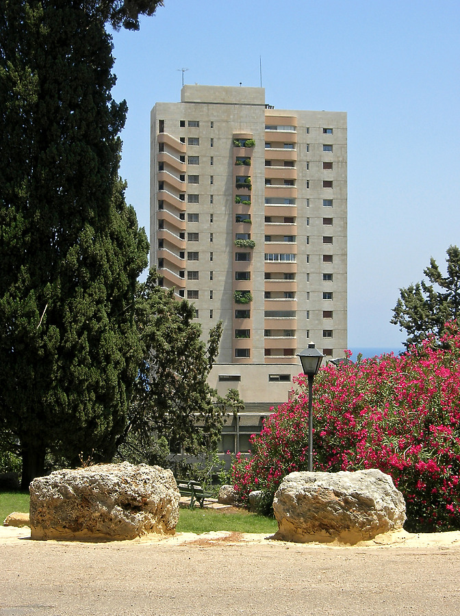 Corniche Garden by Nareg Karamanoukian