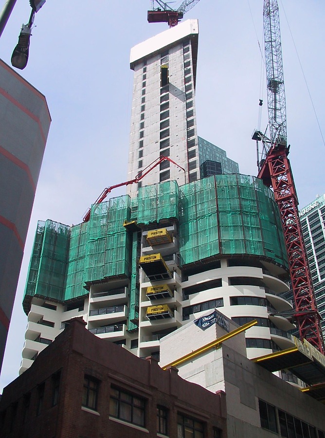 Meriton Tower by John Bek