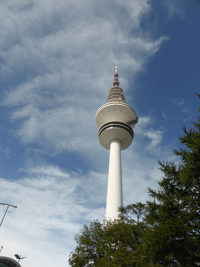 Heinrich-Hertz-Turm by Der Hamburger