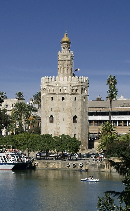 Torre Triana by Cesar Serrano