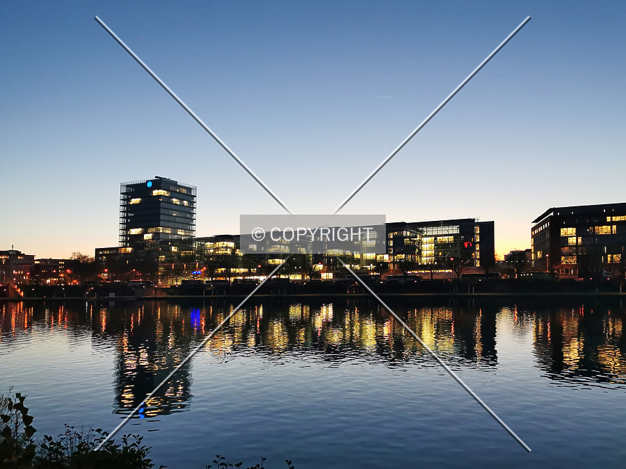 Allianz-Kai by Nephilim