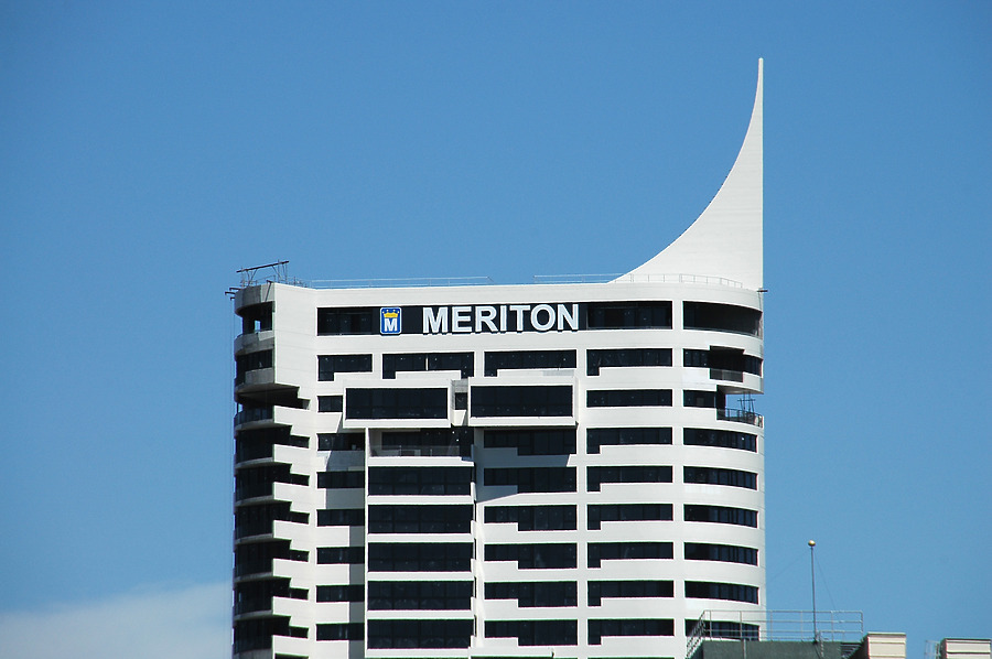 Meriton Tower by John Bek
