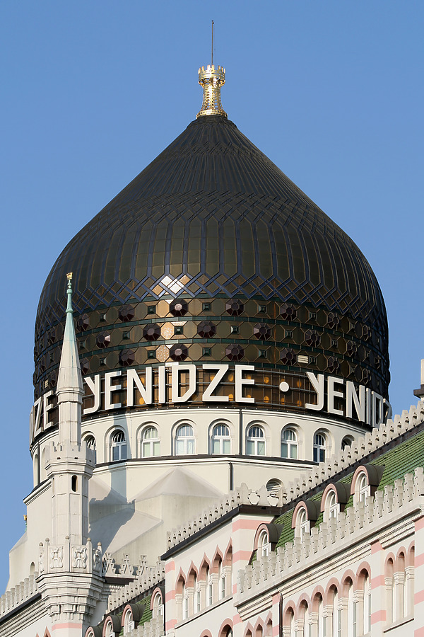Yenidze by Michiel van Dijk