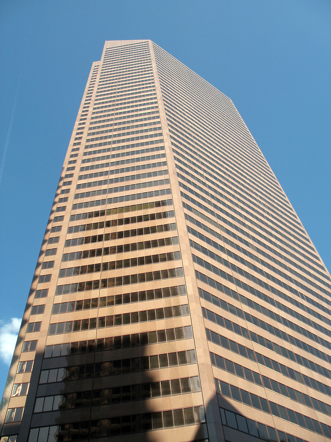 Suncor Energy Centre 1 by Virgilio Grimaldi