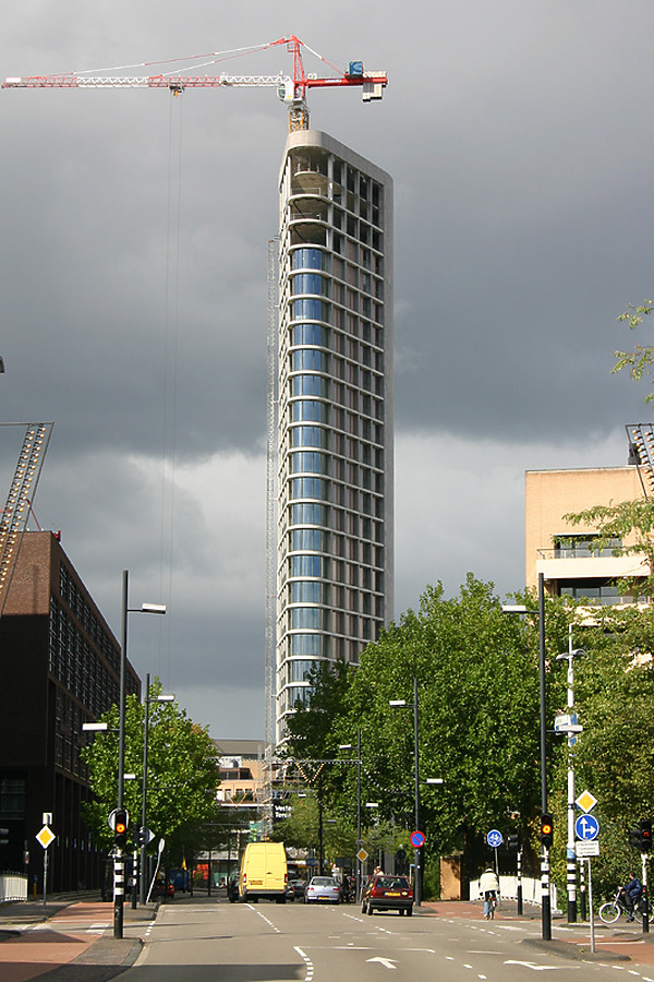 Vesteda Toren by Michiel van Dijk