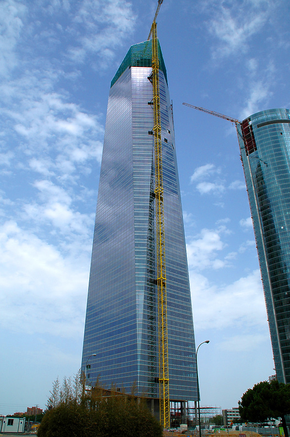 Torre de Cristal by John Bek