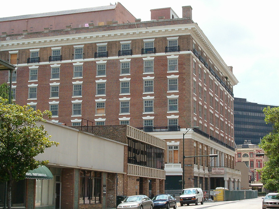 Battle House Hotel by Rodney Gunn