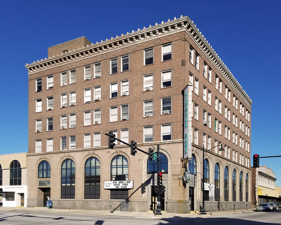 Lindell Bank Building by Ryan Hildebrand