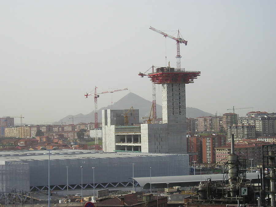 Torre BEC by Mikel Allende