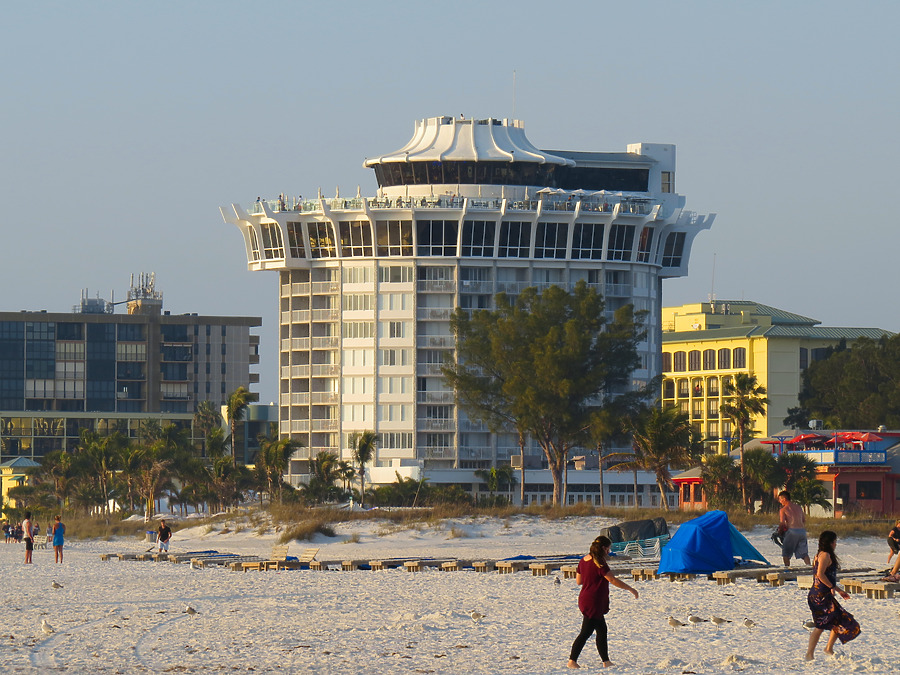 Grand Plaza Hotel by James Peacock