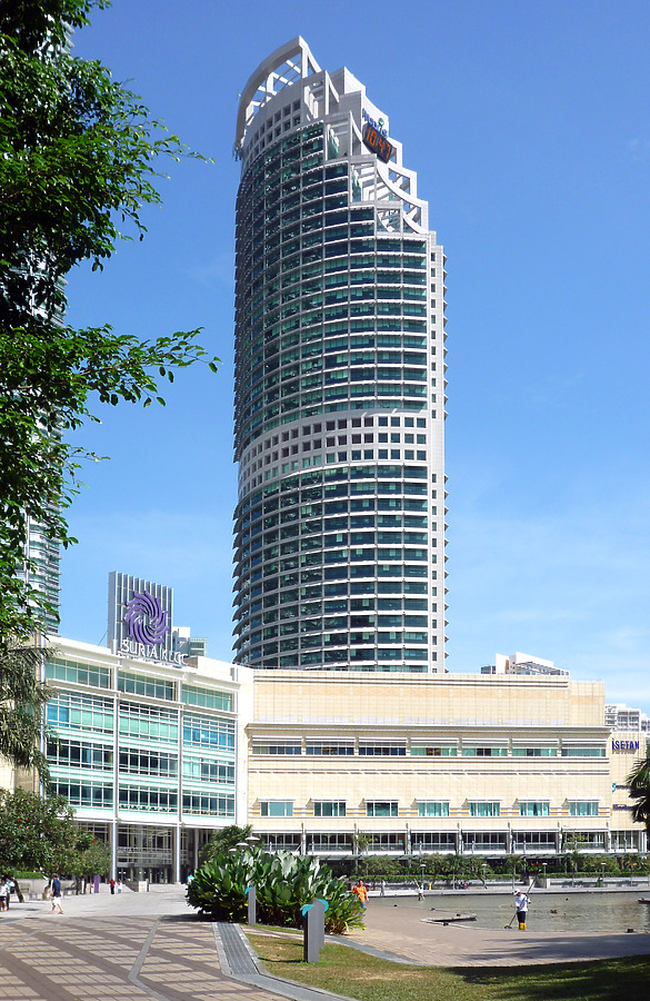 Menara Maxis by Wilson Ling