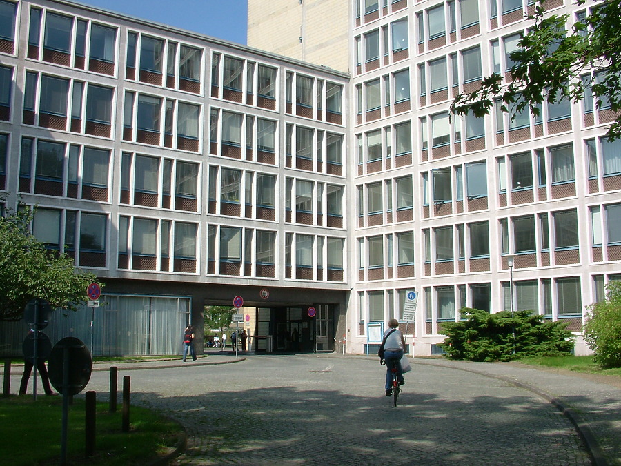 Conti-Hochhaus by Pedro Marcelino