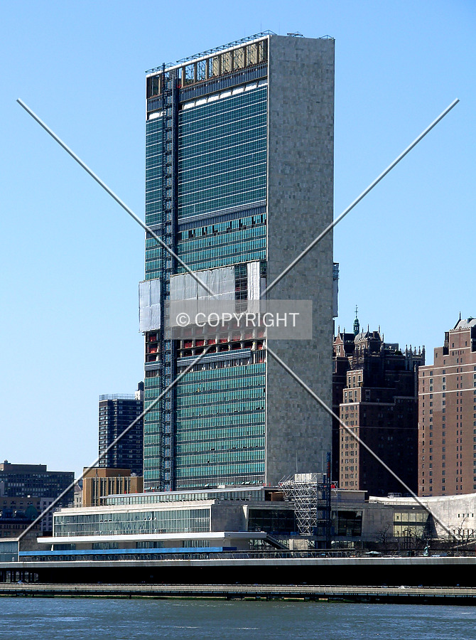 United Nations Secretariat Building by Chris Patriarca