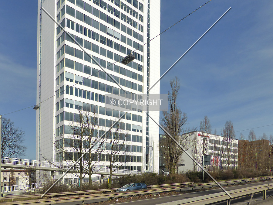 Sparkassen Informatik Hochhaus by Nephilim