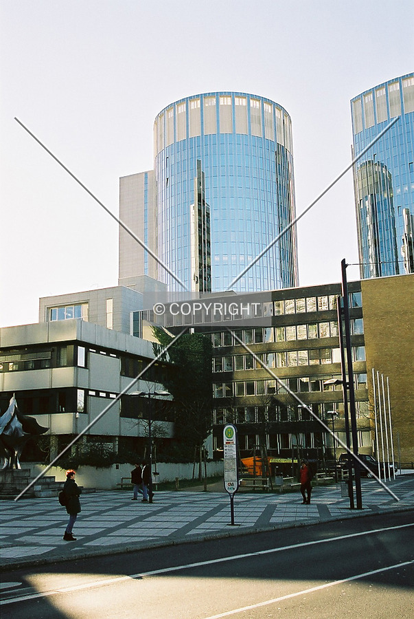 Haus der Wirtschaft - Turm 2 by Nephilim